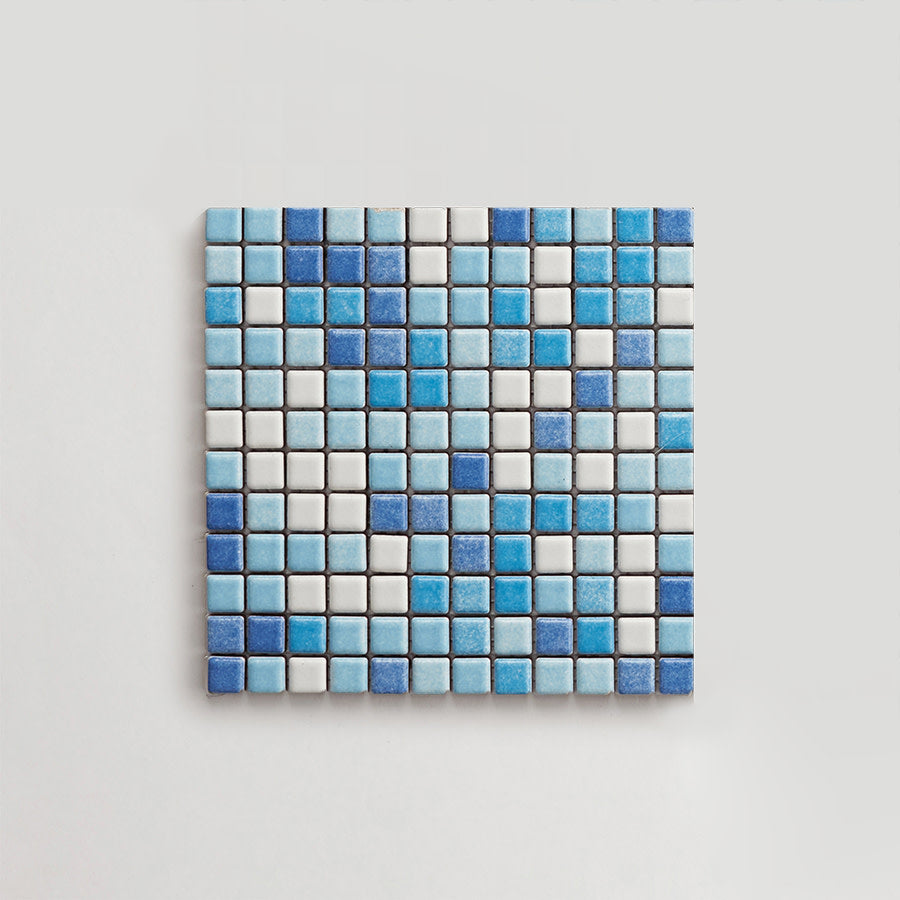 outer-cle-lido-splash-sample-confetti-white-lightblue-mediumblue-01.jpg