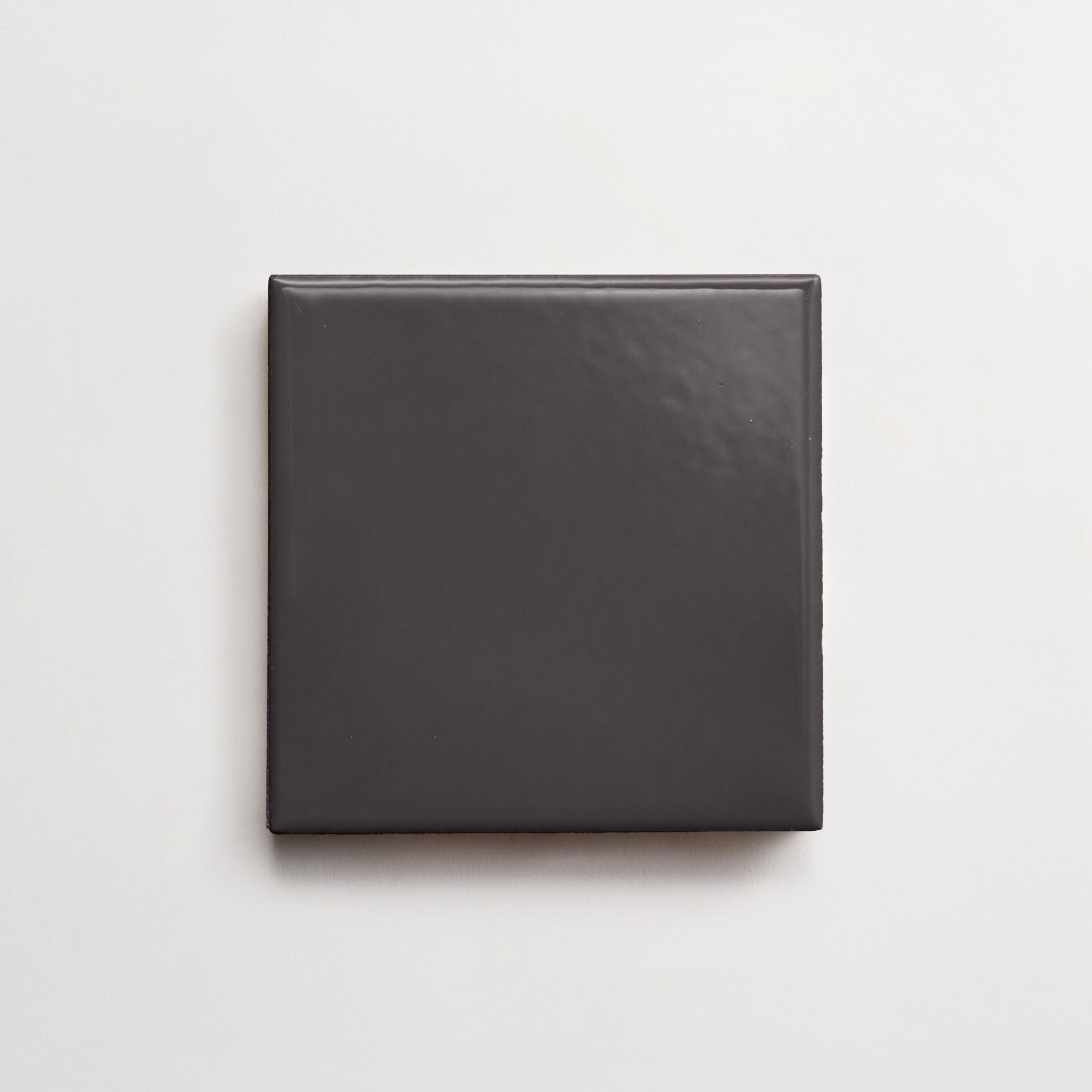 CV0254-outercle-tremper-gloss-8x8-Ferro-RAL-8019-single.jpg