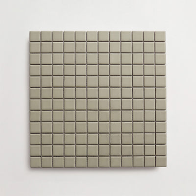 AP0232-outer-cle-nue-bouchon-platinum-pinup-thumbnail.jpg