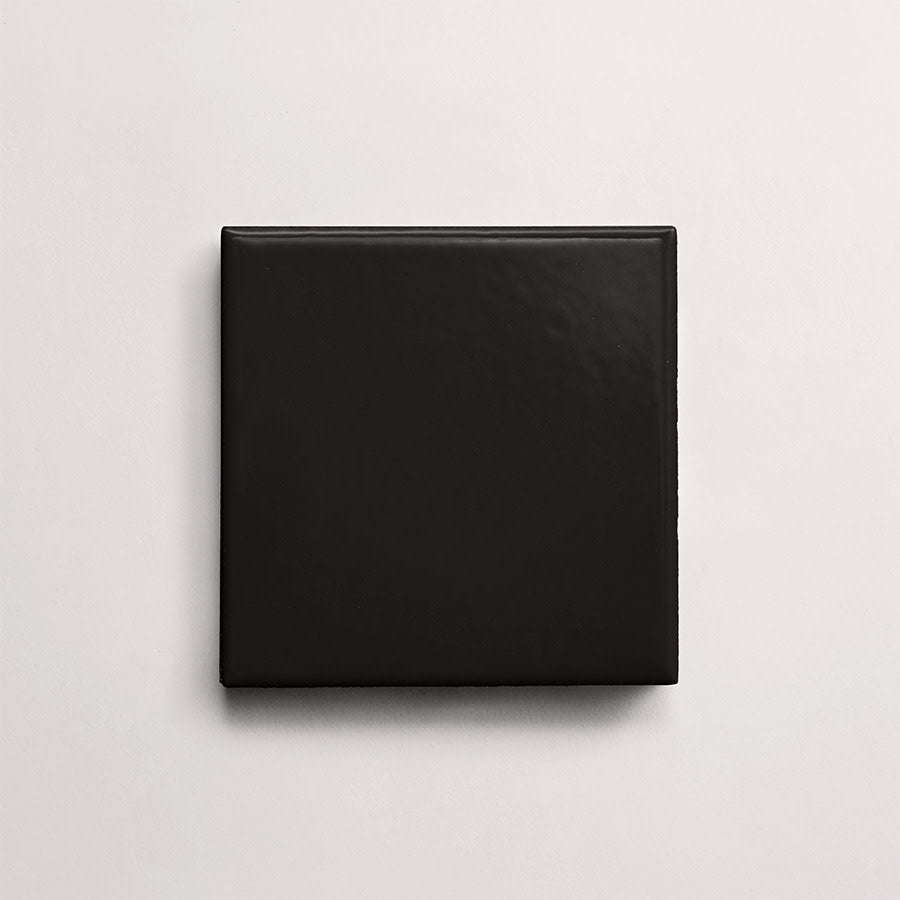 CV0079-outercle-tremper-gloss-8x8-Nero-RAL-9004-single-thumbnail.jpg