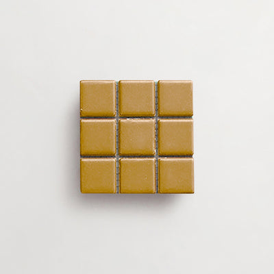 AP0295-outer-cle-cortile-bouchon-cuckmere-gold-sample.jpg