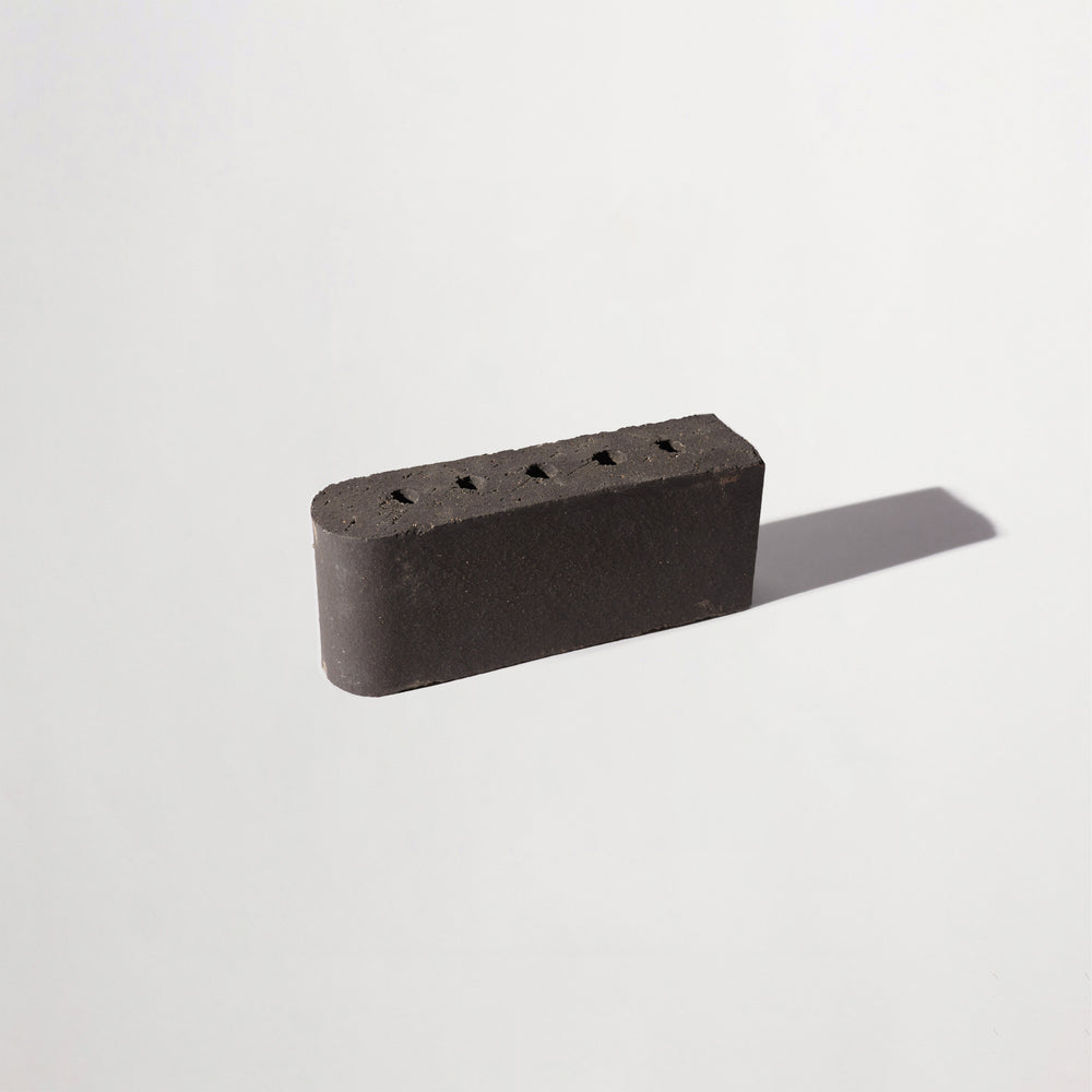 FF10090-outer-cle-brick-bullnose-scorched-earth-short-single-angle-3000x3000-300dpi.jpg